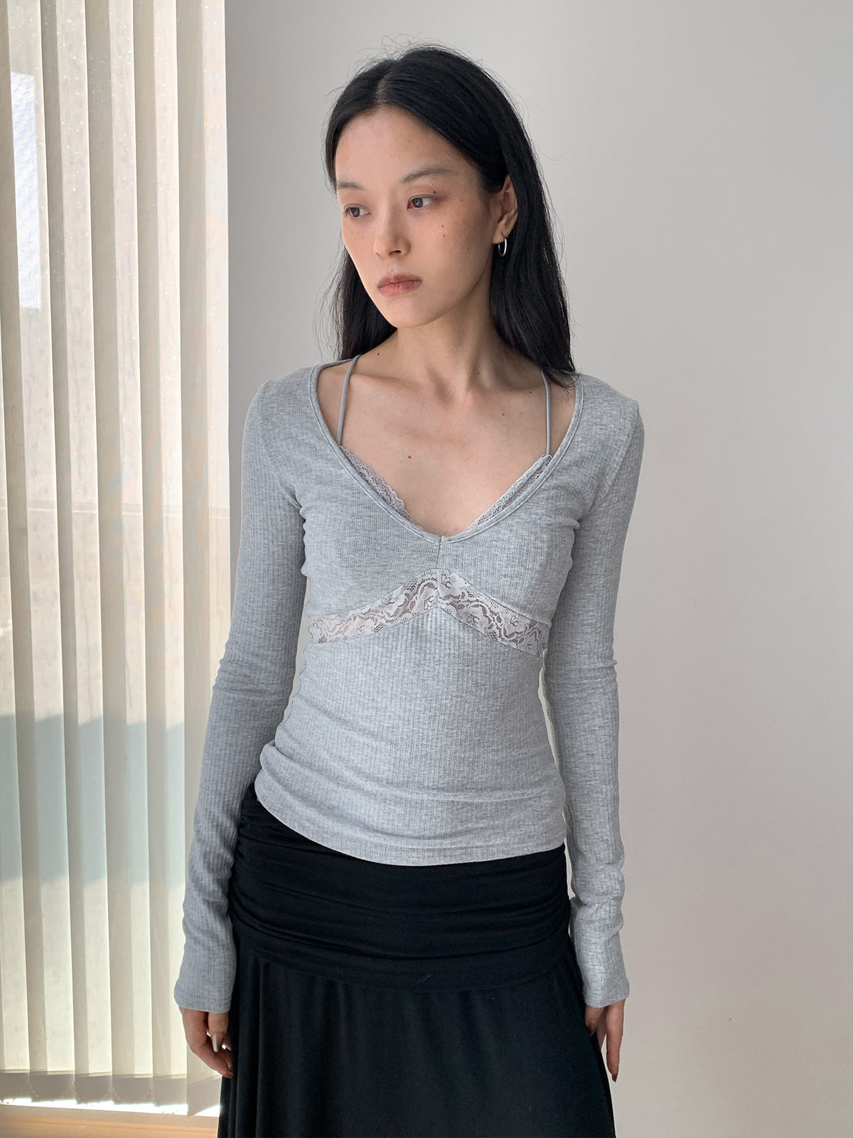 レースレイヤード Vネックロングスリーブトップス COLOR:GRAY