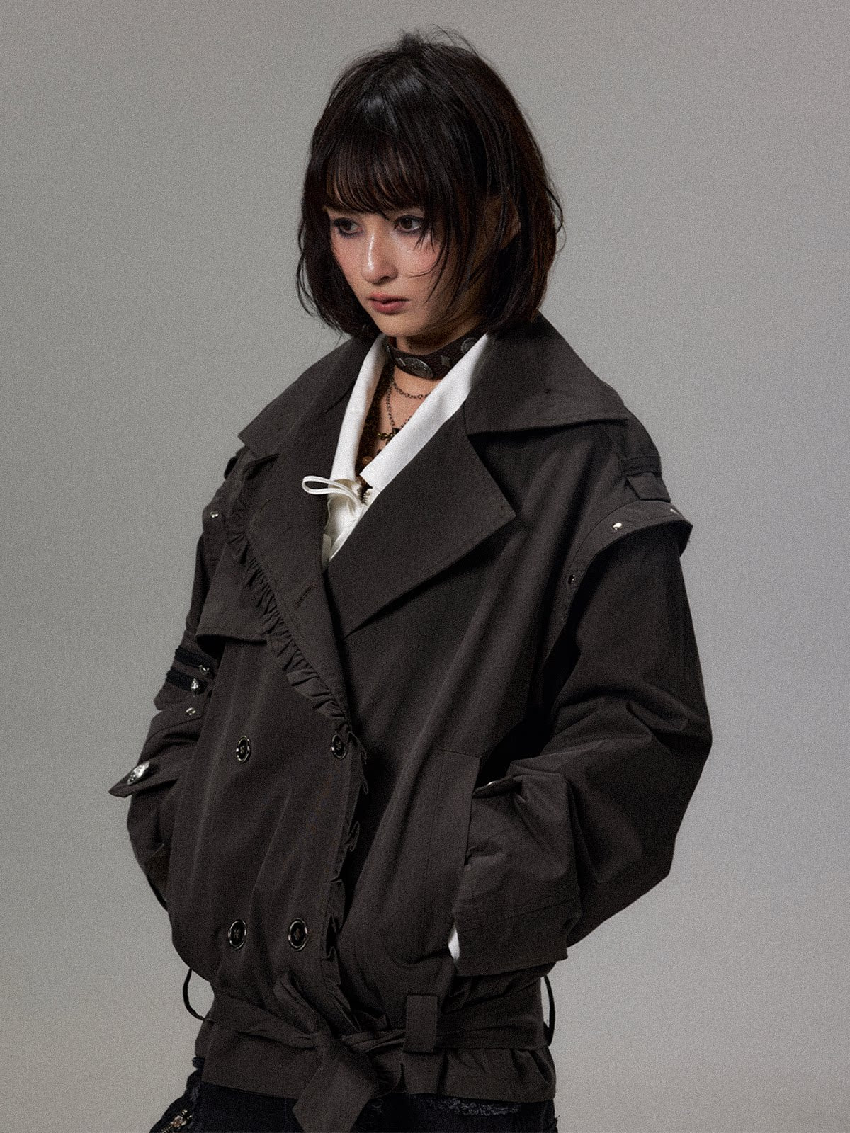 ダブルブレスト レーストレンチコート GREY 着用イメージ 4