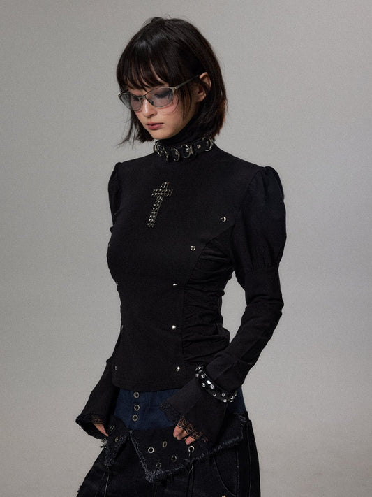 クロスリベット ベルスリーブタートルニット BLACK 着用イメージ 2