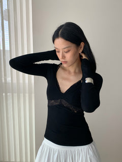 レースレイヤード Vネックロングスリーブトップス