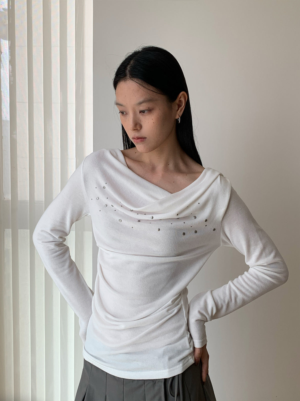 ラインストーン ドレープネックロングスリーブトップス COLOR:IVORY
