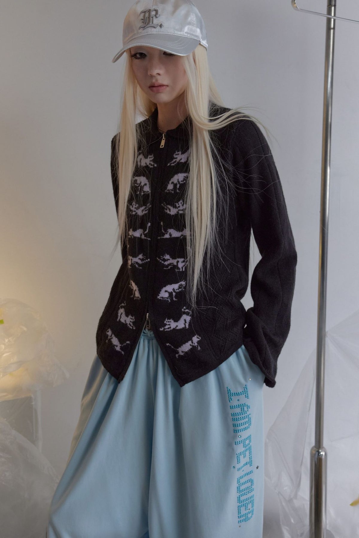キャットジャカード カットアウトニットトップス styling 7