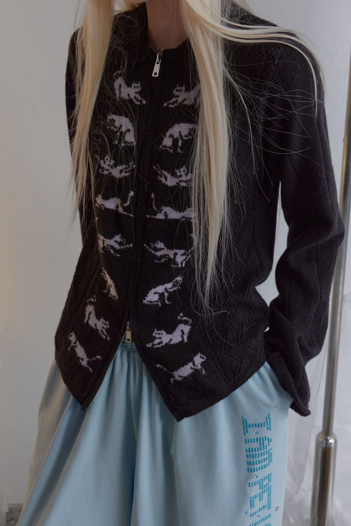 キャットジャカード カットアウトニットトップス styling 8