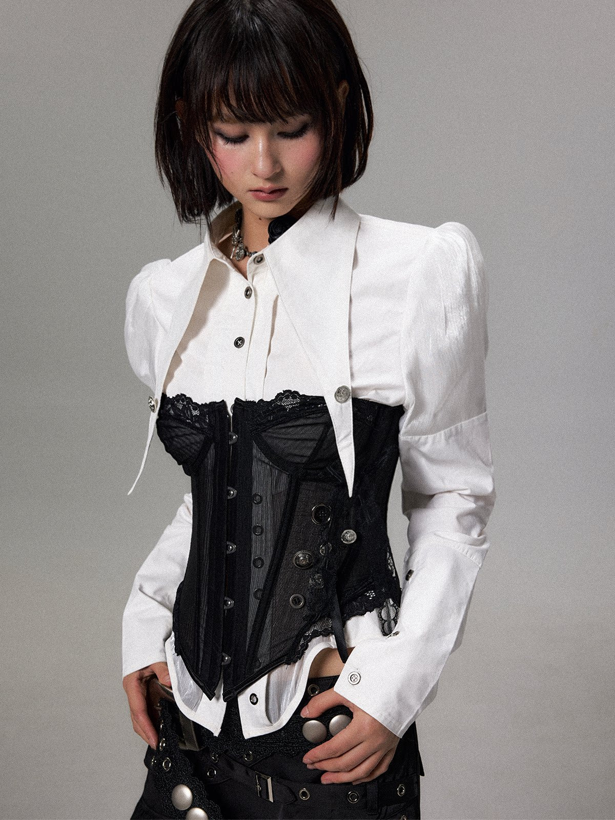 メッシュ メタルボタンビスチェ BLACK 着用イメージ 3