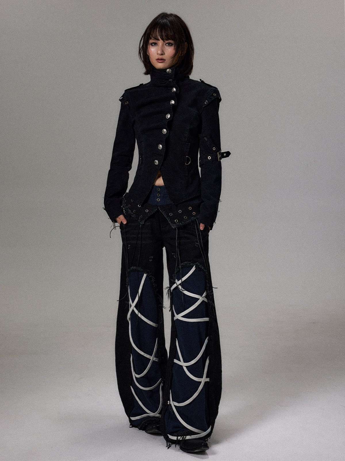 ストラップ レイヤードデニムパンツ BLUE BLACK 着用イメージ 3