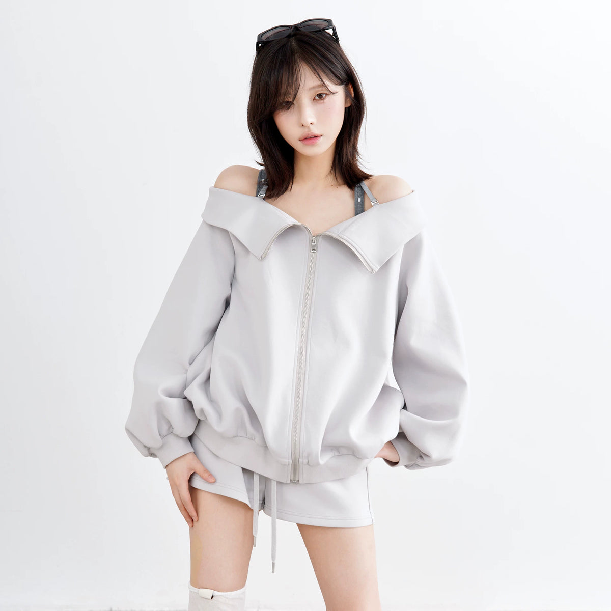 ホルターレースアップ カーディガンフーディー LIGHT GREY front