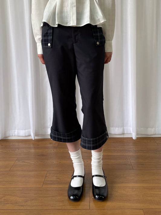 チェックカフ クロップドストレートパンツ BLACK front