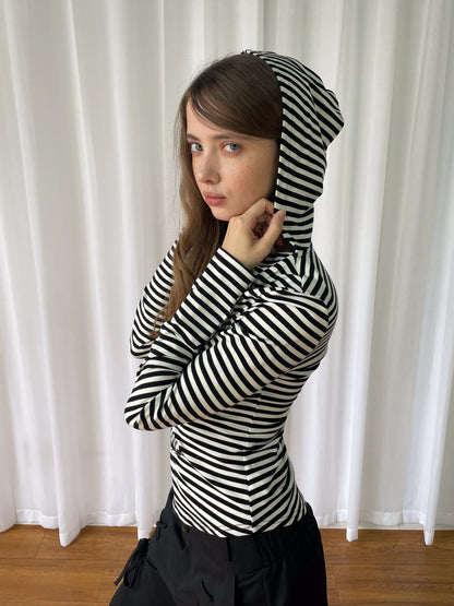 メタルバックル ストライプニットフーディー styling 7