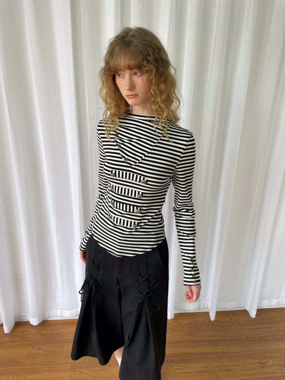 メタルバックル ストライプニットフーディー styling 9