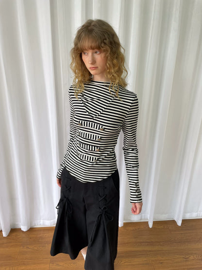 メタルバックル ストライプニットフーディー styling 9
