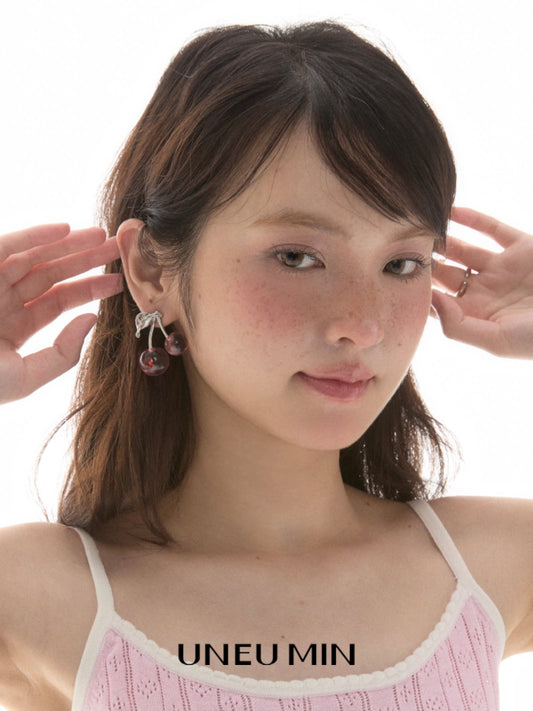 チェリーハート ジルコンピアス styling 2