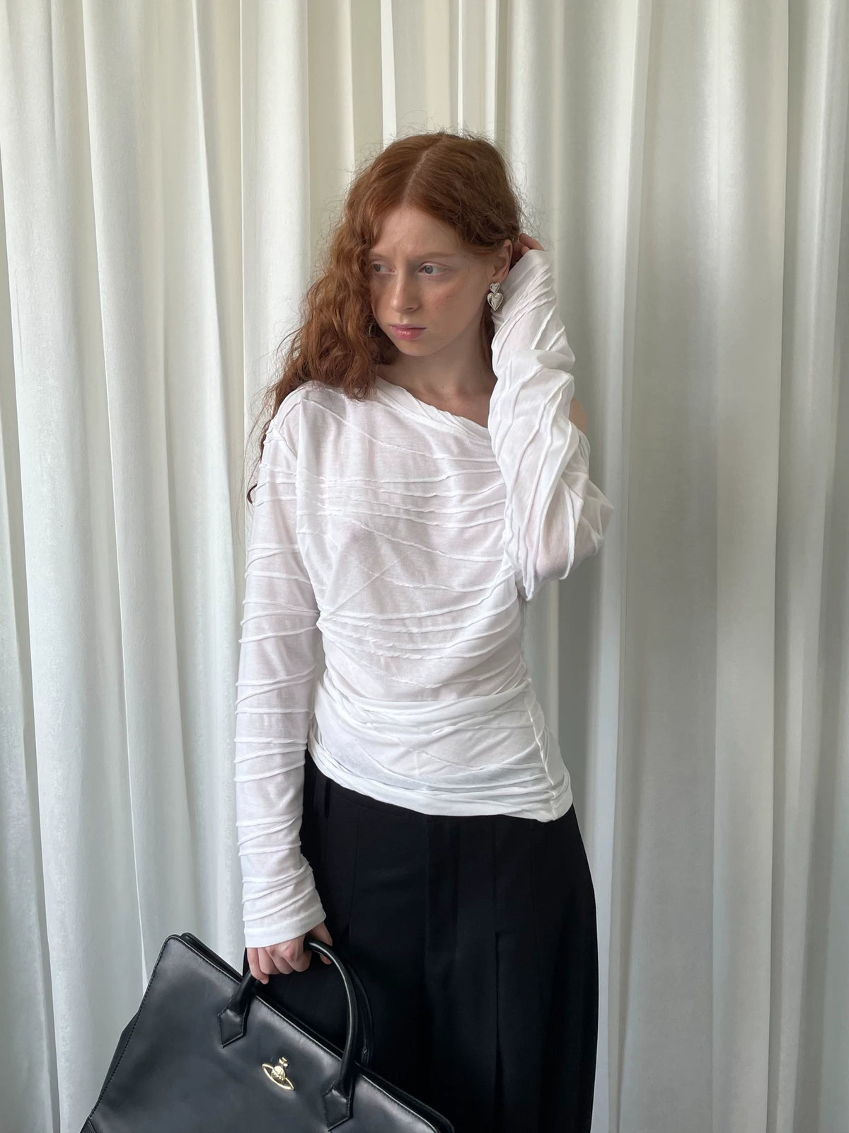 ワンショルダー シャーリングロングスリーブトップス styling 13